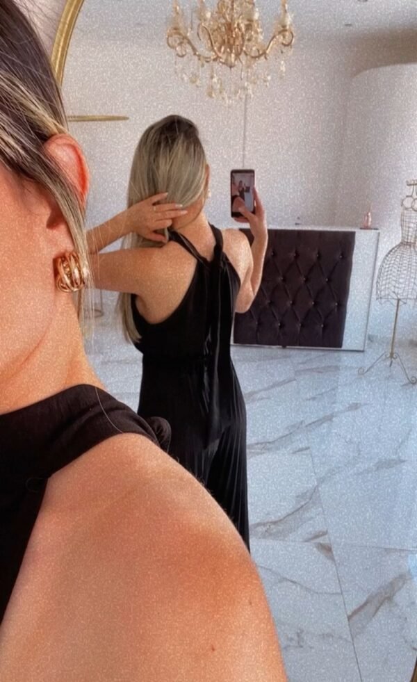 Macacão Preto - Costas